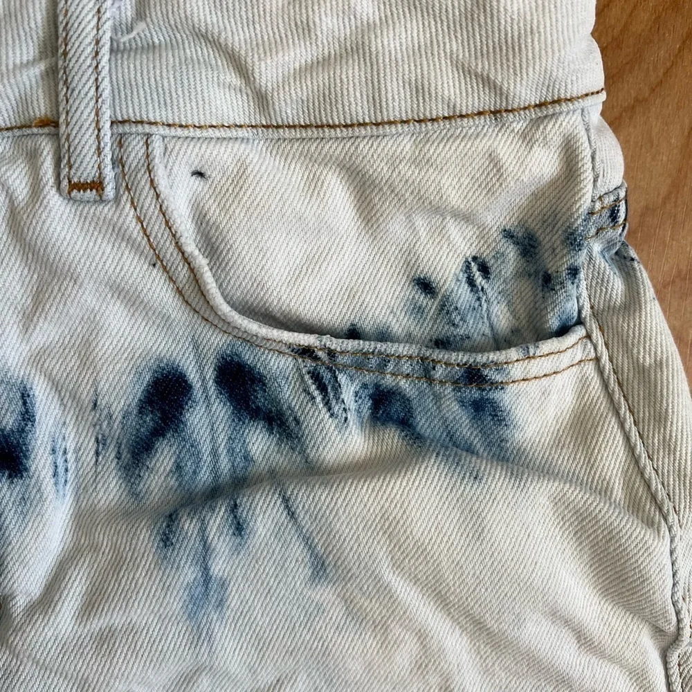 Zara Blue and White Tie Dye Distressed Jean Shorts High Waisted sz 4